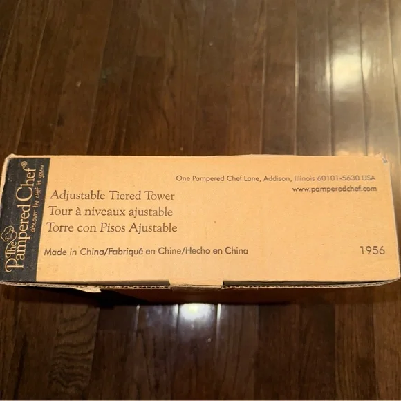 Pampered Chef Adjustable Tiered Tower - Picture 3 of 6